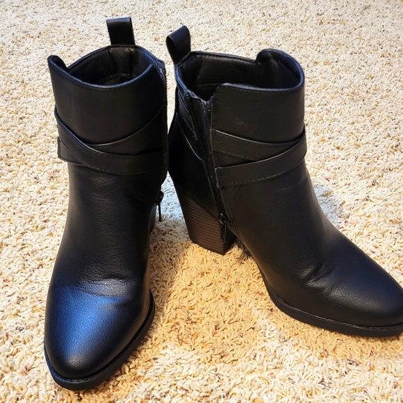 Black booties, size 7 - Picture 1 of 4